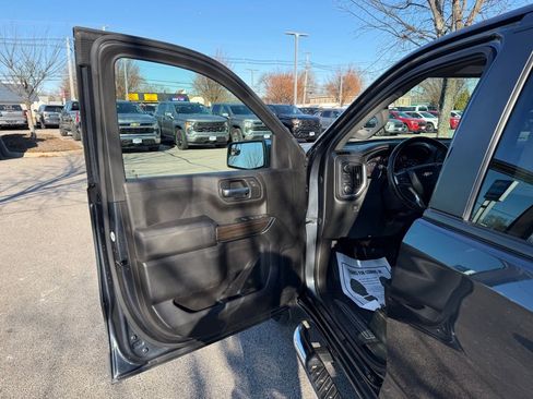 Used 2022 Chevrolet Silverado 1500 LT image 10