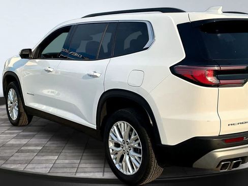 Used 2024 GMC Acadia Elevation AWD/4WD image 5