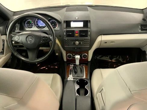 Used 2011 Mercedes-Benz C 300 4dr Sdn C 300 Sport RWD image 9