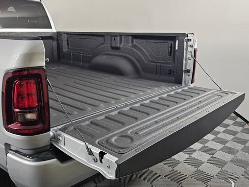 New 2026 RAM 2500 Big Horn AWD/4WD image 13