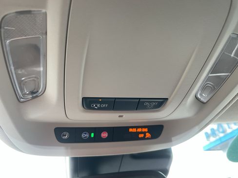 Certified 2023 Buick Envision Essence FWD image 23