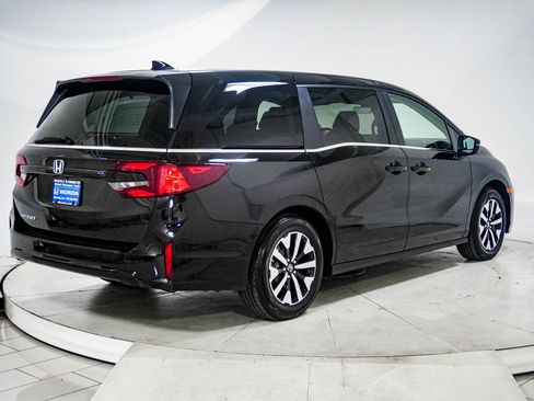 Certified 2026 Honda Odyssey EX-L image 12
