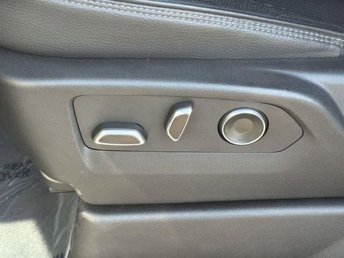 Used 2025 GMC Yukon Denali image 24