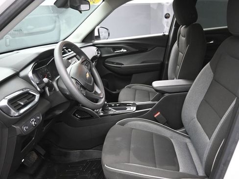 Used 2022 Chevrolet TrailBlazer LT w/ Driver Confidence Package image 13