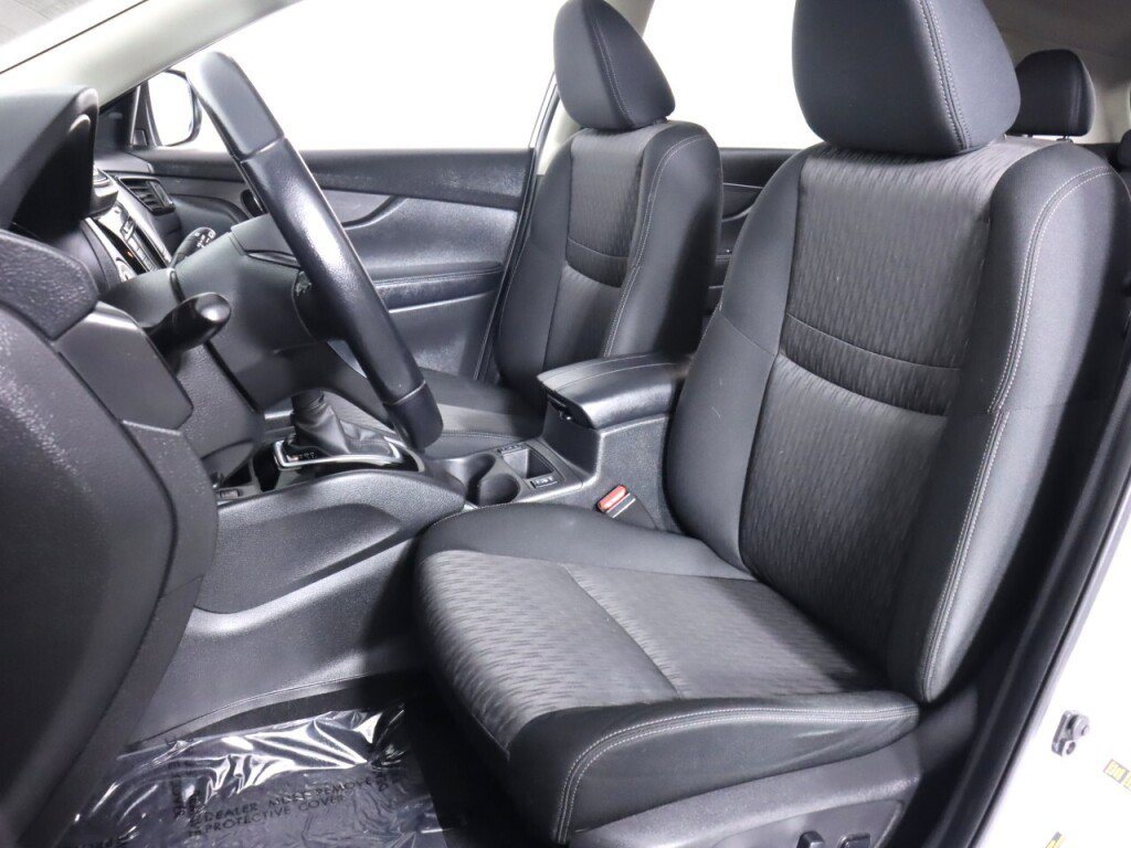 Used 2020 Nissan Rogue SV w/ Sun & Sound Touring Package AWD/4WD image 34