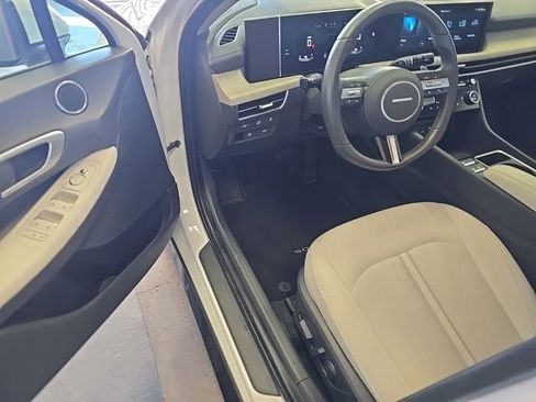 Used 2025 Hyundai Sonata SEL FWD image 5
