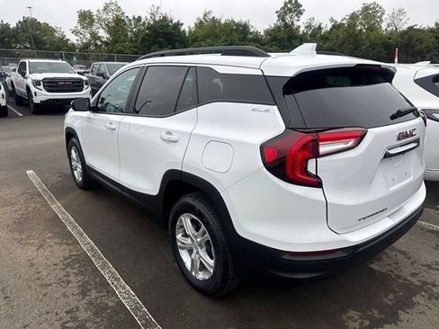 Used 2023 GMC Terrain SLE w/ Driver Convenience Package FWD image 13