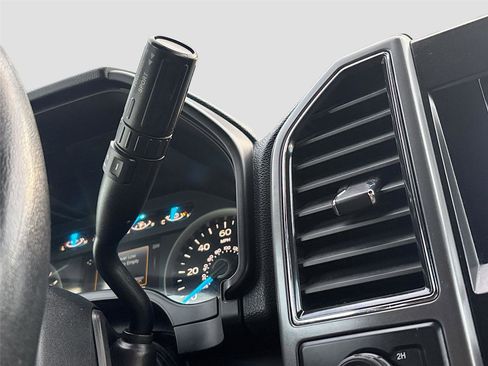 Used 2017 Ford F150 XLT w/ Equipment Group 302A Luxury image 18