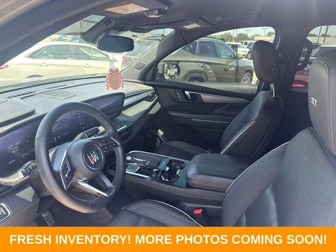 Used 2025 Buick Enclave Sport Touring w/ Power Package FWD image 8