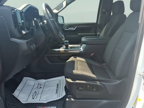 Used 2022 Chevrolet Silverado 1500 LT Trail Boss AWD/4WD image 17