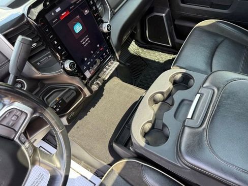 Used 2023 RAM 3500 Laramie w/ Night Edition image 21