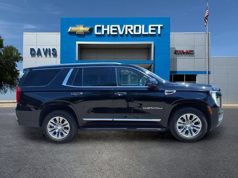 Used 2025 GMC Yukon Denali AWD/4WD image 2