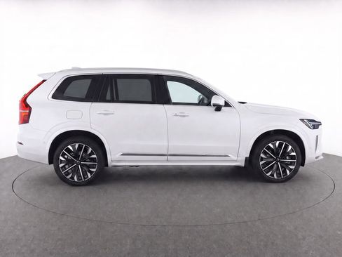 Certified 2026 Volvo XC90 B6 Plus AWD/4WD image 8