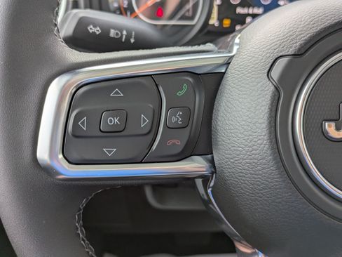 New 2026 Jeep Wrangler Unlimited Sahara AWD/4WD image 18