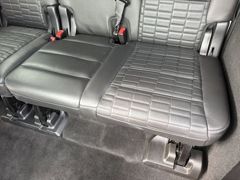 Used 2022 Cadillac Escalade ESV Premium Luxury Platinum w/ Heavy-Duty Trailer Package image 29