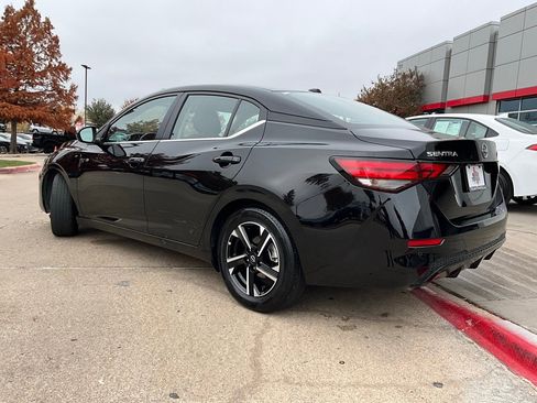 Used 2025 Nissan Sentra SV image 8