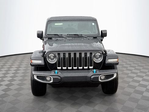 Used 2023 Jeep Wrangler Unlimited Sahara w/ Cold Weather Group AWD/4WD image 2