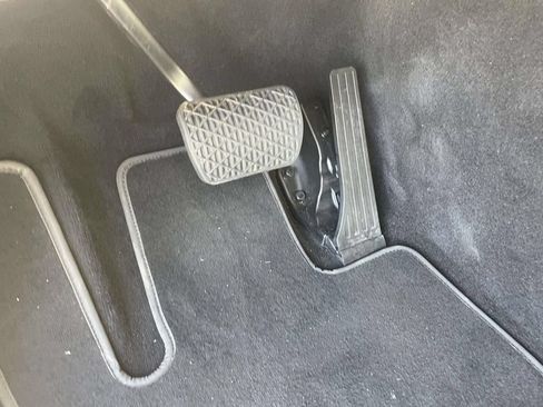Used 2025 Mercedes-Benz GLE 350 4MATIC image 16