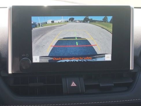 Used 2025 Toyota RAV4 XLE AWD/4WD image 7