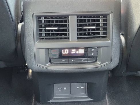 Used 2023 Volkswagen Atlas SE w/ Black Wheel Package FWD image 13