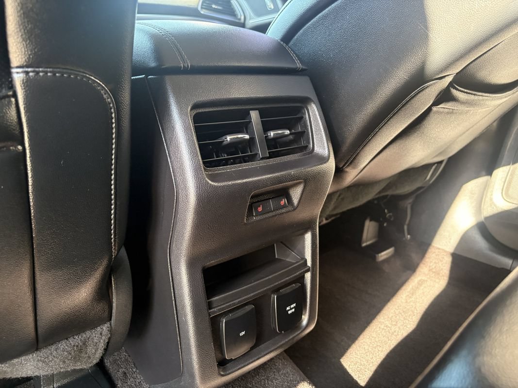 Used 2016 Ford Edge Titanium w/ Equipment Group 302A AWD/4WD image 18