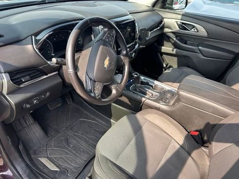 Used 2019 Chevrolet Traverse LT FWD image 9