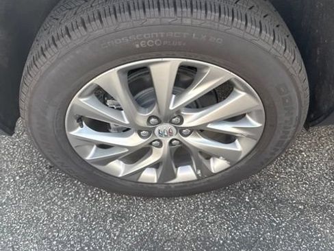 Used 2026 Buick Enclave Preferred w/ Power Package FWD image 18
