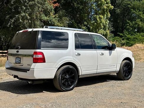 Used 2017 Ford Expedition Platinum AWD/4WD image 10