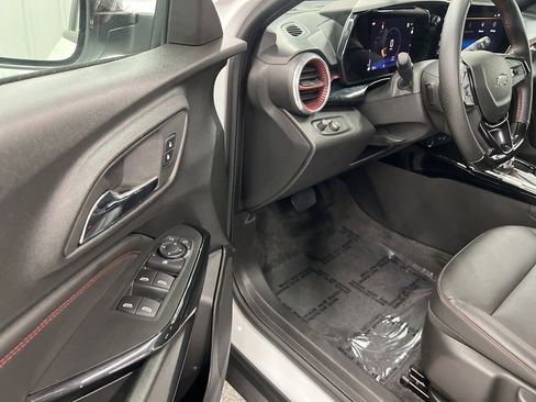 Used 2024 Chevrolet Trax RS w/ Driver Confidence Package image 18