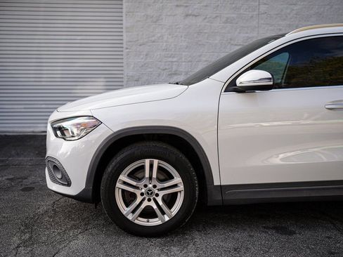Used 2022 Mercedes-Benz GLA 250 4MATIC w/ Premium Package Lite image 11