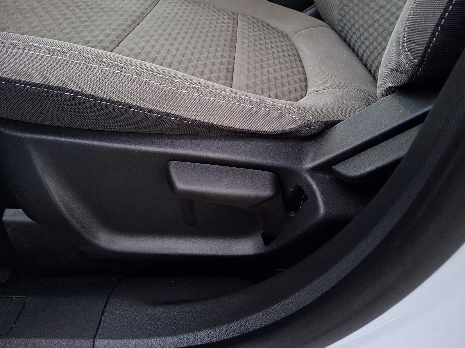 Certified 2022 Ford Escape SE AWD/4WD image 14