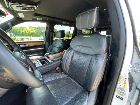 Used 2024 Jeep Grand Wagoneer L Series III AWD/4WD image 21