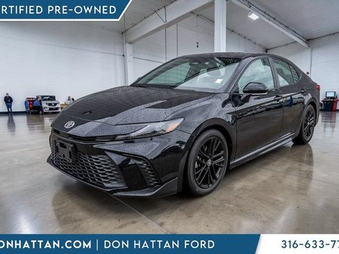 Used 2025 Toyota Camry SE FWD image 25