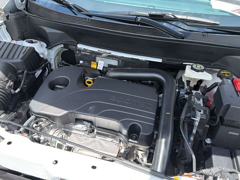 New 2026 Chevrolet Equinox LT w/ Convenience Package II FWD image 34