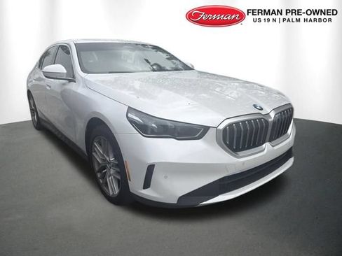 Used 2024 BMW 530i w/ Convenience Package RWD image 1