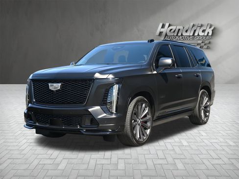 Used 2025 Cadillac Escalade V image 9
