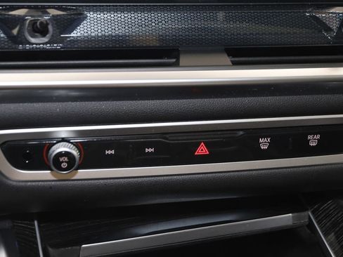 Used 2025 BMW X6 xDrive40i image 34