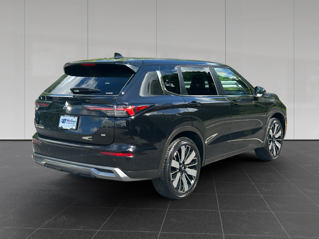 Used 2025 Mitsubishi Outlander SE AWD/4WD image 6