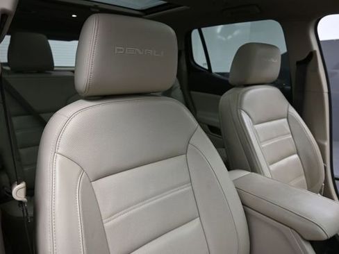 Used 2019 GMC Acadia Denali w/ Technology Package FWD image 28