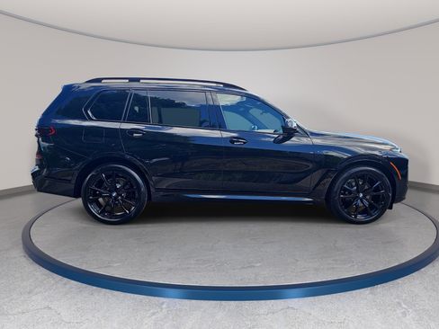 New 2027 BMW X7 xDrive40i w/ M Sport Package AWD/4WD image 4