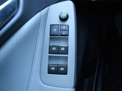 Used 2022 Toyota Avalon XLE image 15