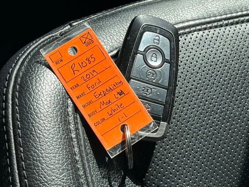 Used 2019 Ford Expedition Max Limited image 12