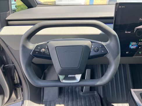 Used 2024 Tesla Cybertruck AWD Crew Cab image 29
