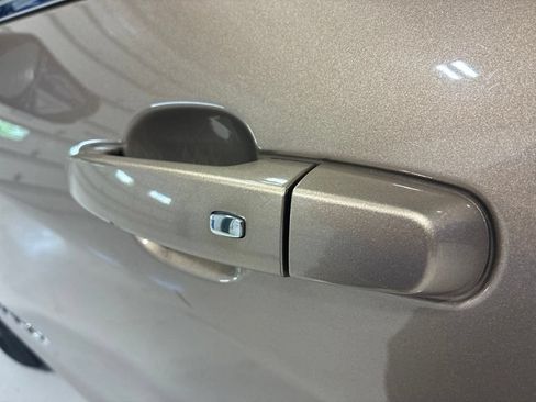 Used 2018 Chevrolet Equinox LT FWD image 12