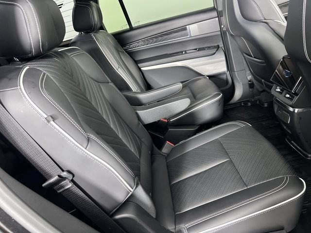 Certified 2026 Cadillac Vistiq Sport w/ LPO, Floor Liner Package AWD/4WD image 27
