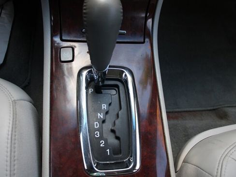 Used 2007 Buick Lucerne CXL FWD image 8