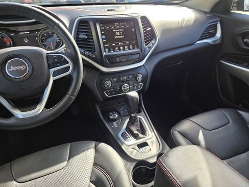 Used 2018 Jeep Cherokee Trailhawk w/ Quick Order Package 27L image 12