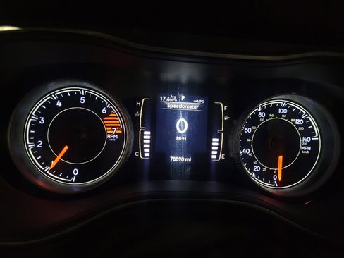 Used 2020 Jeep Cherokee Latitude FWD image 23