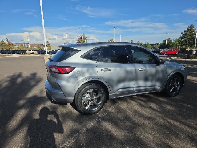 Used 2023 Ford Escape ST-Line w/ Tech Pack #1 FWD image 3