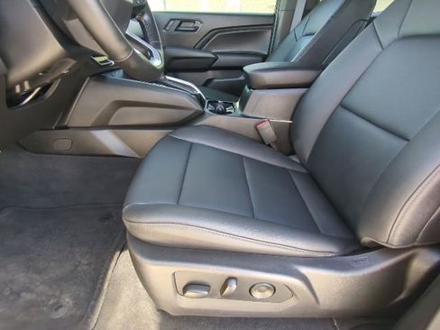 Used 2026 Chevrolet Colorado Trail Boss w/ Midnight Edition image 16